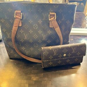 AUTHENTIC LOUIS VUITTON PURSE AND WALLET